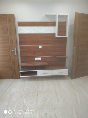 Room in 3 BHK Builder Floor at Faridabad Central – for Sale