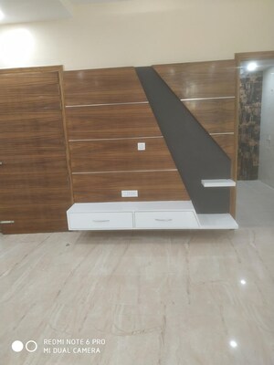 Room in 3 BHK Builder Floor at Faridabad Central – for Sale