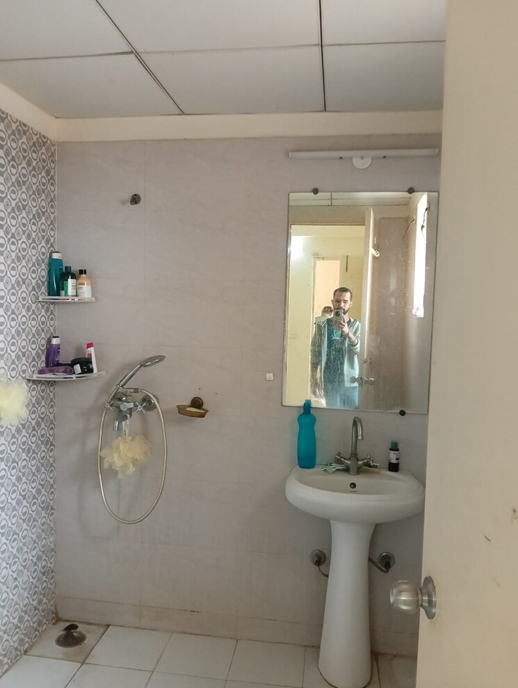 Bathroom, gaur-city-7th-avenue 3 Bedroom 747 Sq.Ft. Apartment In Sector 4 Greater Noida Greater Noida 8638946