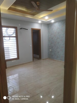 Room in 3 BHK Builder Floor at Faridabad Central – for Sale