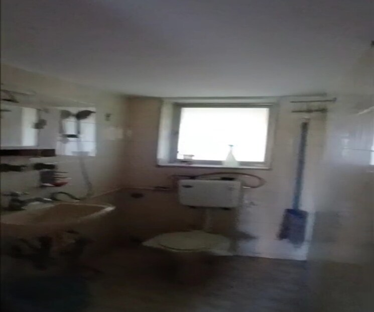 Bathroom, parel 3.5 Bedroom 1100 Sq.Ft. Apartment In Parel Mumbai 8638948