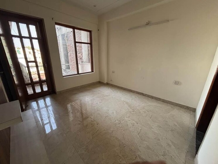 Room, sector 9 2 Bedroom 155 Sq.Yd. Builder Floor In Sector 9 Gurgaon 8638954