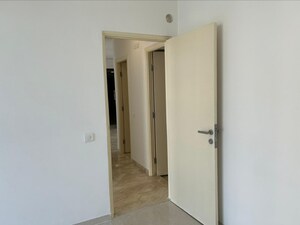 Room in 2 BHK Apartment at Hiranandani Estate, Ghodbunder Road – for Sale