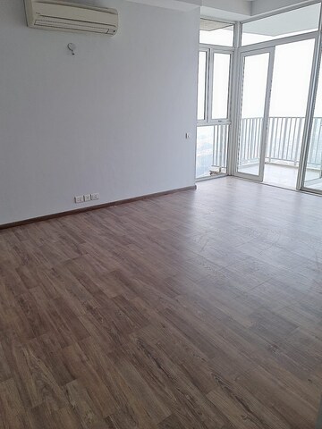 Room in 3.5 BHK Apartment at Ireo Victory Valley, Sector 67 – for Sale