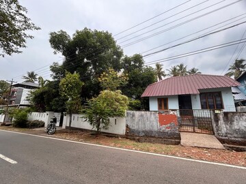  Plot For Sale in Aranattukara