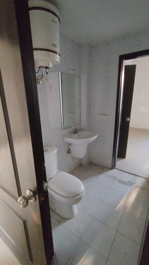 Furnished Amenities in 3 BHK Builder Floor at Omaxe Silver Birch, North Mullanpur – for Sale