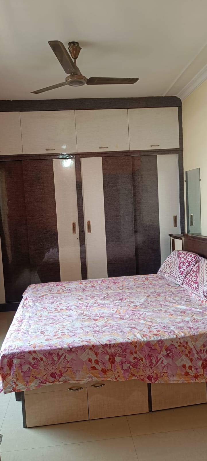 1 BHK Apartment For Rent in Krishnai Tower