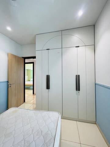 Room in 2.5 BHK Apartment at L & T Emerald Isle Tower 15, Powai – for Rent