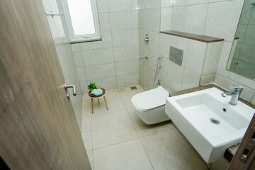 Bathroom in 3 BHK Apartment at Emaar Palm Heights, Sector 77 – for Sale