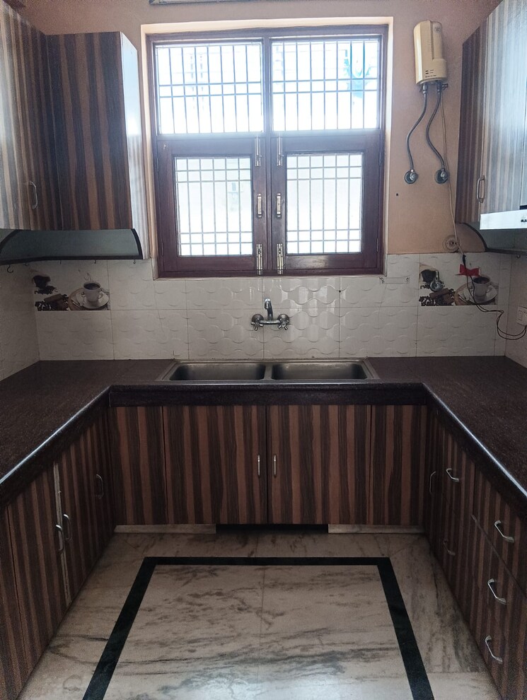 Kitchen, sector 46 3 Bedroom 278 Sq.Yd. Builder Floor In Sector 46 Gurgaon 8639243