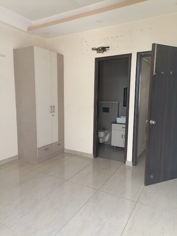 Building Lobby in 3 BHK Builder Floor at Sector 46 – for Rent