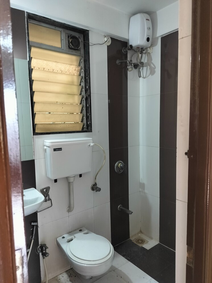 Bathroom, neelsidhi-atlantis 2 Bedroom 1050 Sq.Ft. Apartment In Nerul Navi Mumbai 8639478