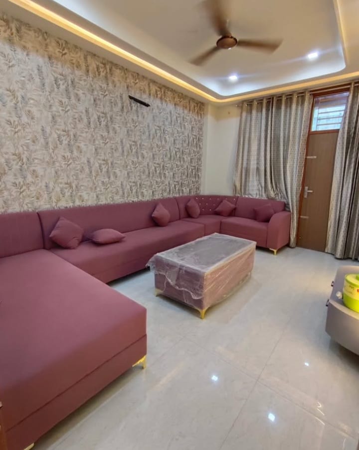 4 BHK + Pooja Room,Servant Room Builder Floor For Sale in Builder Floor 