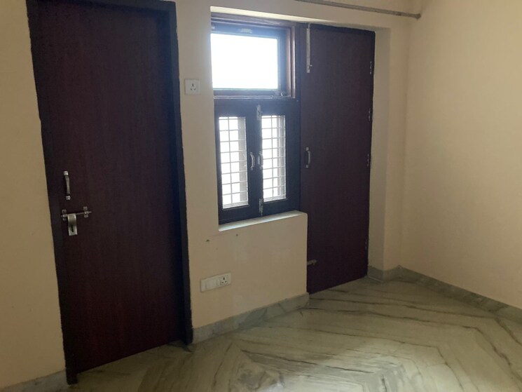 Room, sector 45 2 Bedroom 162 Sq.Yd. Builder Floor In Sector 45 Gurgaon 8639459
