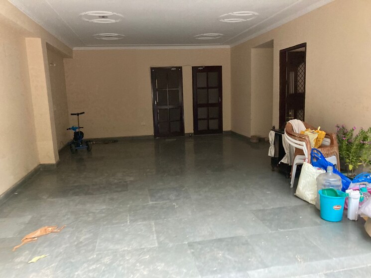  Parking, sector 45 2 Bedroom 162 Sq.Yd. Builder Floor In Sector 45 Gurgaon 8639459