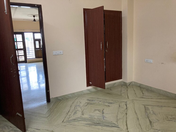 Room, sector 45 2 Bedroom 162 Sq.Yd. Builder Floor In Sector 45 Gurgaon 8639459