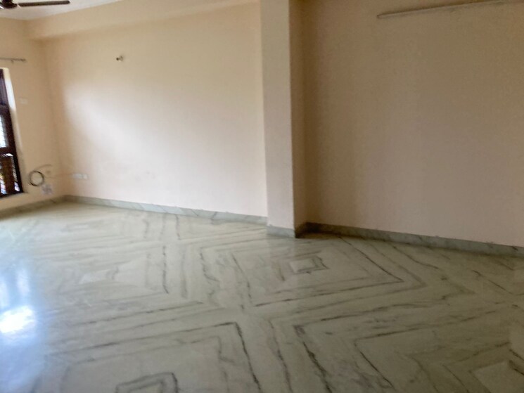 Room, sector 45 2 Bedroom 162 Sq.Yd. Builder Floor In Sector 45 Gurgaon 8639459