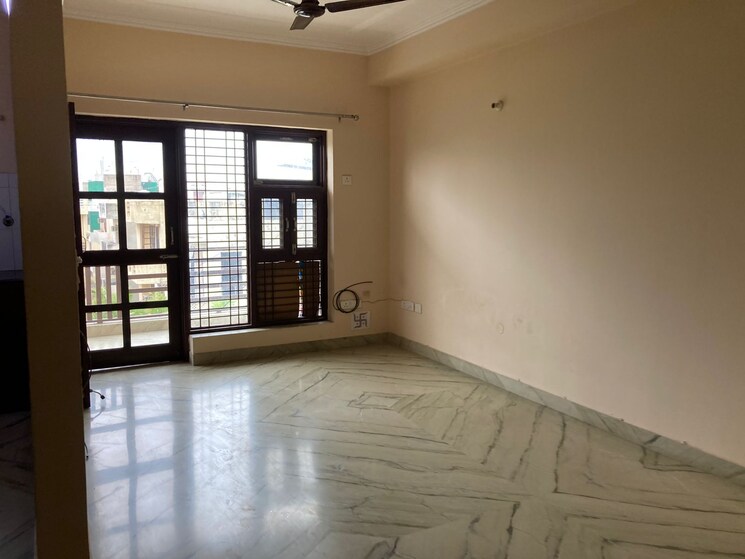 Room, sector 45 2 Bedroom 162 Sq.Yd. Builder Floor In Sector 45 Gurgaon 8639459