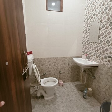 Bathroom in 2 BHK Independent House at Gomti Nagar – for Rent