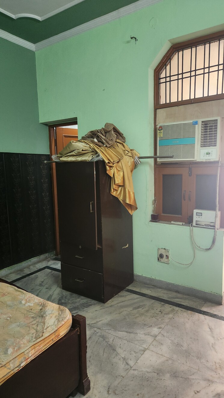 Room, sector 31 2 Bedroom 1700 Sq.Ft. Builder Floor In Sector 31 Faridabad 8639517