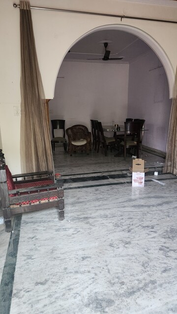 Building Lobby in 2 BHK Builder Floor at Sector 31 – for Rent