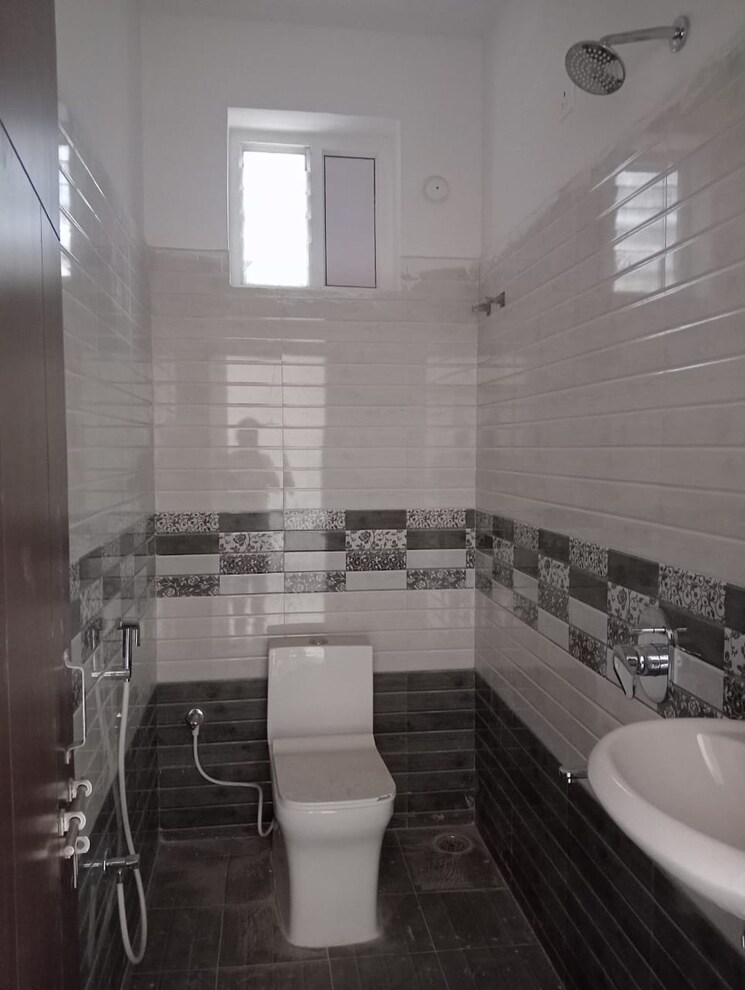Bathroom, kokapet 4 Bedroom 4575 Sq.Ft. Apartment In Kokapet Hyderabad 8639524