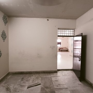 Room in 2 BHK Independent House at Gomti Nagar – for Rent