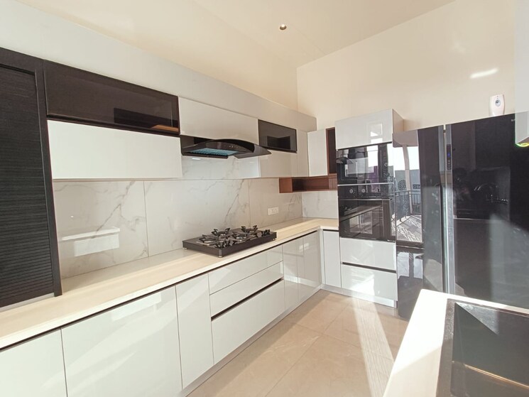 Kitchen, kharar road 3 Bedroom 1995 Sq.Ft. Apartment In Kharar Road Mohali 8639588