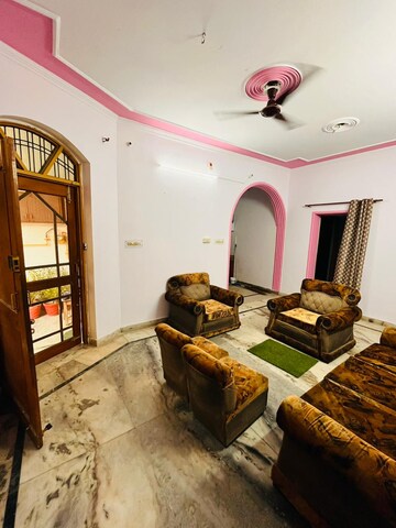 Living Room in 2 BHK Independent House at Gomti Nagar – for Rent