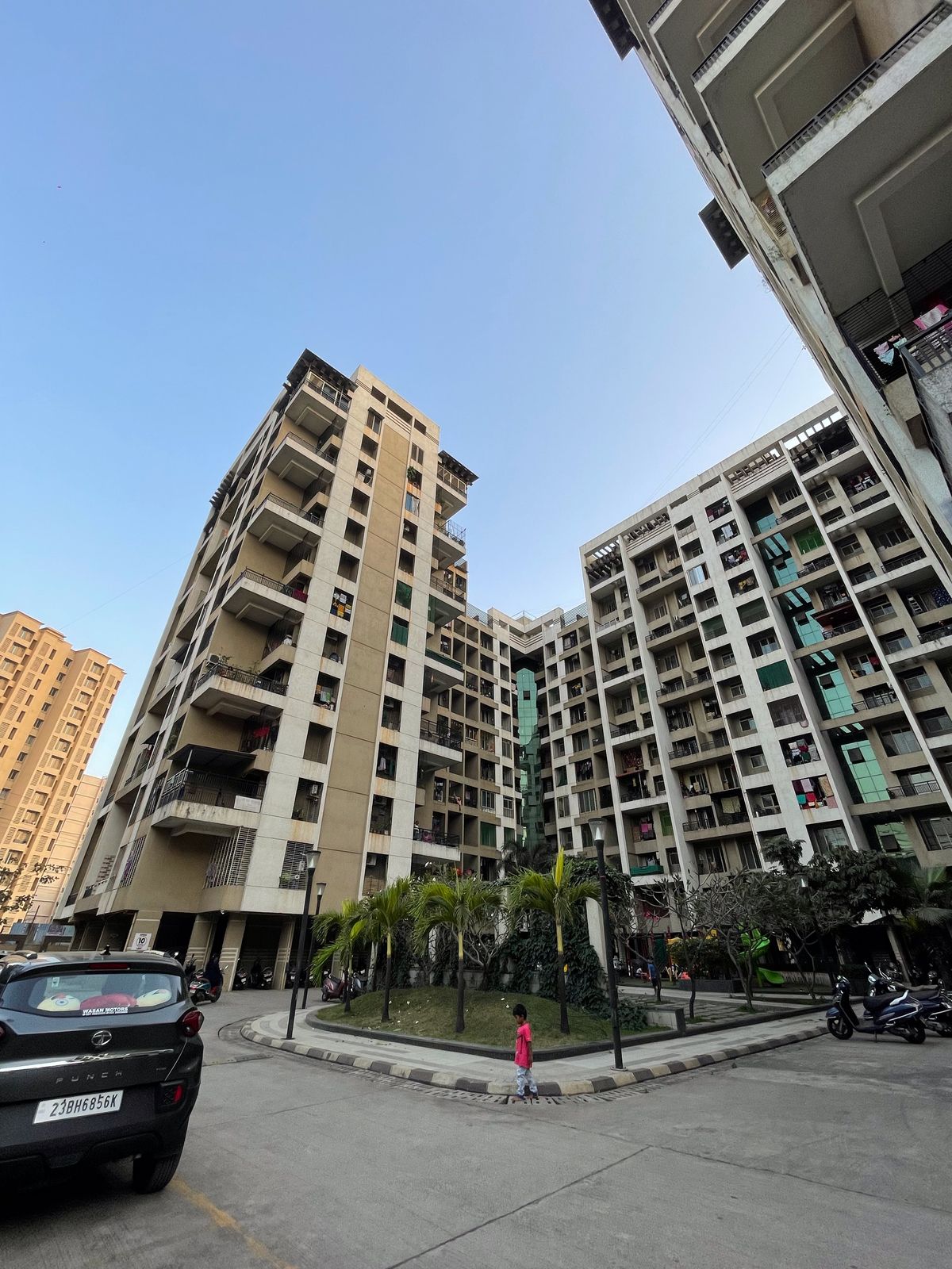 2 BHK + Study Room Apartment For Sale in Mohan Willows