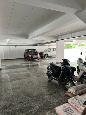 Parking in 4 BHK Builder Floor at Palam Vihar Residents Association, Palam Vihar – for Sale