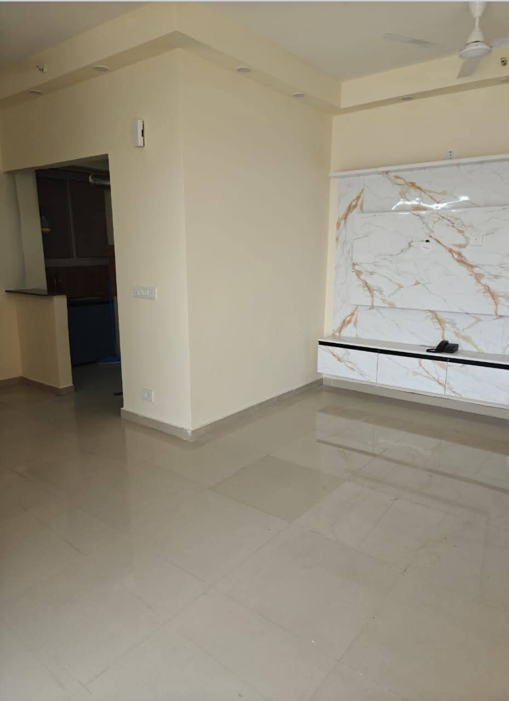2 BHK Apartment For Rent in Mahagun Mywoods