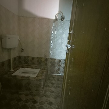 Bathroom in 1 BHK Independent House at Gomti Nagar – for Rent