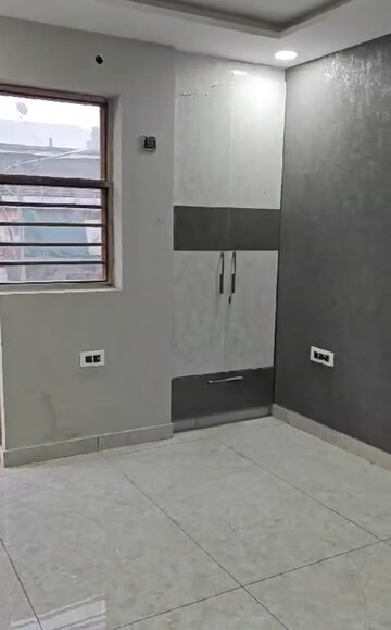 Bathroom in 3 BHK Builder Floor at RPS Palm Drive, Sector 88 – for Sale
