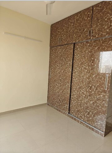 Room in 2 BHK Apartment at Mahagun Mywoods, Sector 16c Greater Noida – for Rent