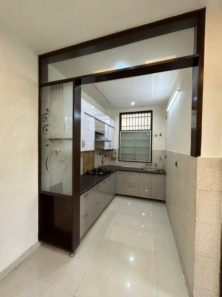 Kitchen, vasundhara sector 3 3 Bedroom 153 Sq.Mt. Builder Floor In Vasundhara Sector 3 Ghaziabad 8639835