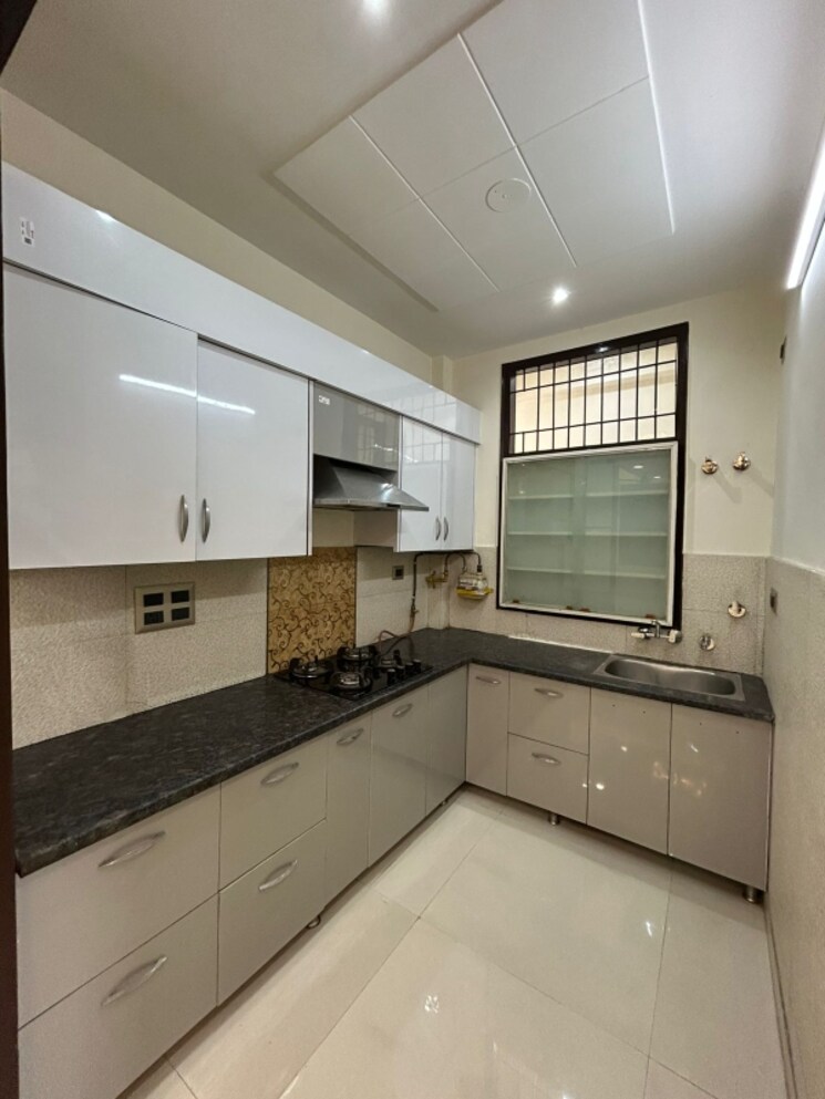 Kitchen, vasundhara sector 3 3 Bedroom 153 Sq.Mt. Builder Floor In Vasundhara Sector 3 Ghaziabad 8639835