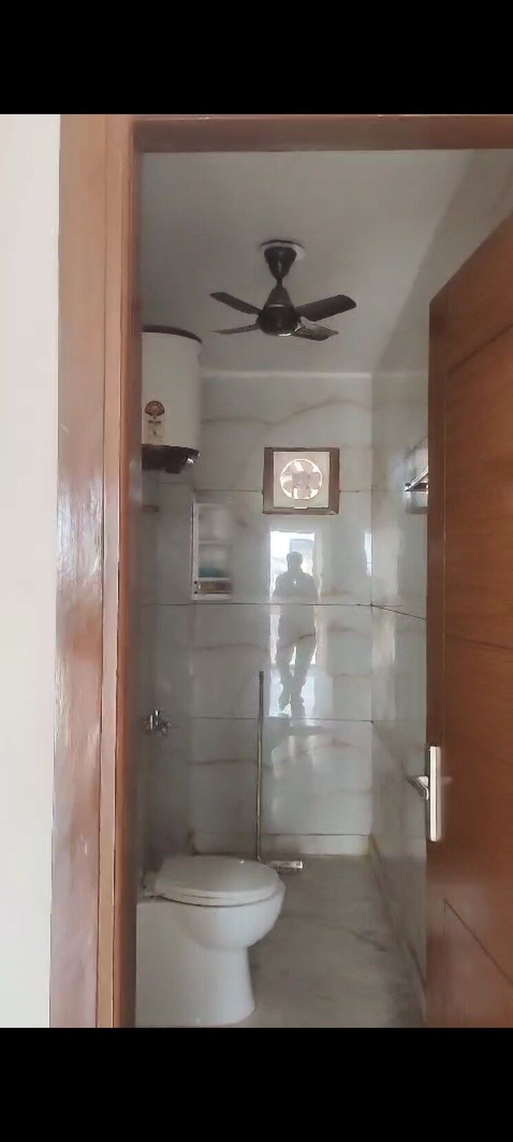 Bathroom, shiv nagar 1.5 Bedroom 450 Sq.Ft. Builder Floor In Shiv Nagar Delhi 8639827