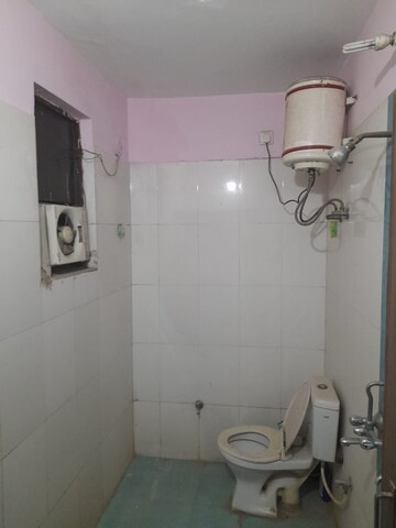 Bathroom in 2 BHK Builder Floor at Sector 46 – for Rent