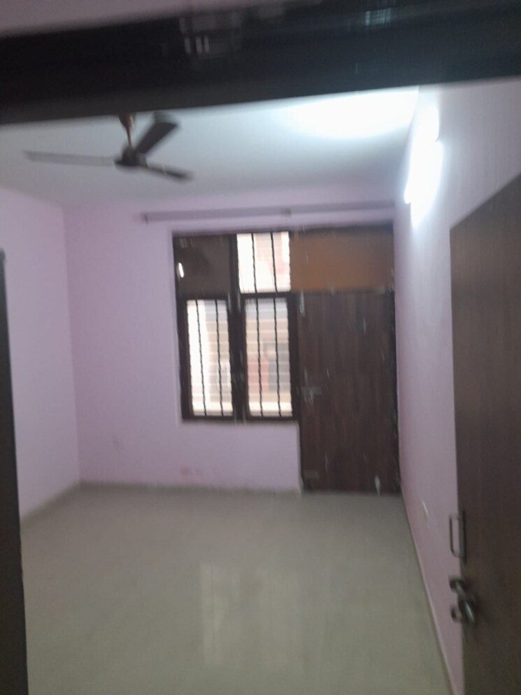 Room, sector 46 2 Bedroom 900 Sq.Ft. Builder Floor In Sector 46 Gurgaon 8639935