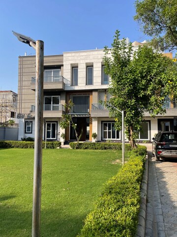 6+ BHK Villa – Exterior View View at Bhati Village - for Sale