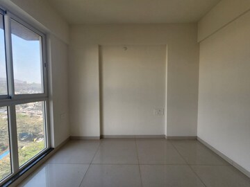 Room in 1 BHK Apartment at Godrej Tranquil, Kandivali East – for Sale