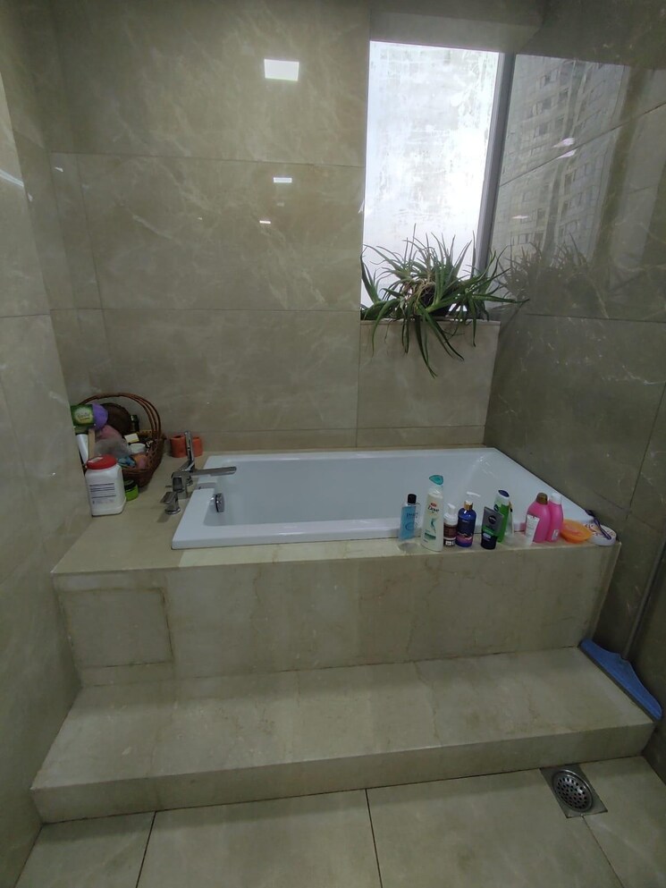 Bathroom, bombay-realty-one-icc 4 Bedroom 2374 Sq.Ft. Apartment In Dadar East Mumbai 8639962