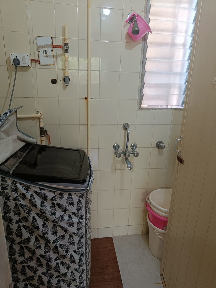 Bathroom, aroma-society 1 Bedroom 440 Sq.Ft. Apartment In Borivali West Mumbai 8640049