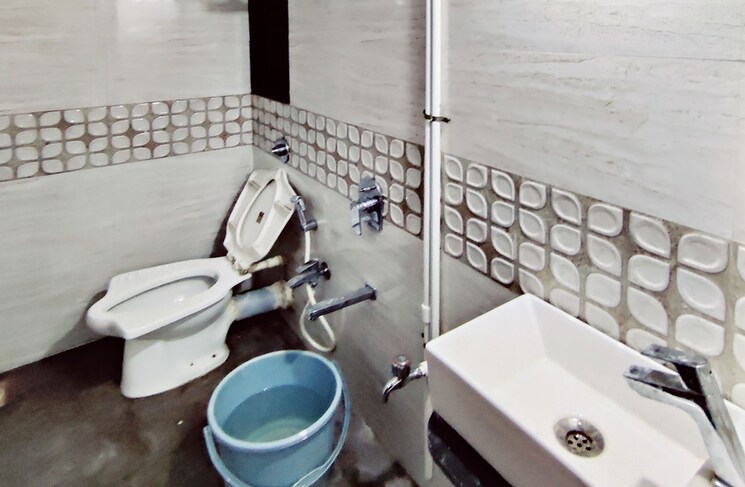 Bathroom, santacruz west Pg For Boys In Santacruz West 8640050