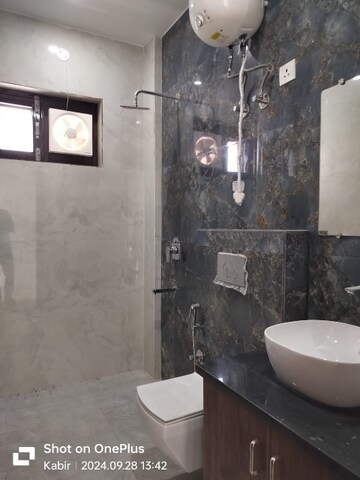 Bathroom in 2 BHK Builder Floor at Sector 46 – for Rent