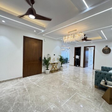 Parking in 3 BHK Builder Floor at Anant Raj The Estate Floors, Sector 60 – for Sale