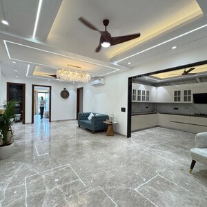 Parking in 3 BHK Builder Floor at Anant Raj The Estate Floors, Sector 60 – for Sale