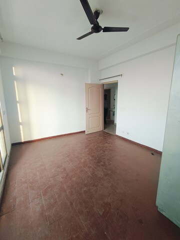 Bedroom in 3 BHK Apartment at Sunny Enclave – for Rent