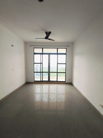 Room in 3 BHK Apartment at Sunny Enclave – for Rent